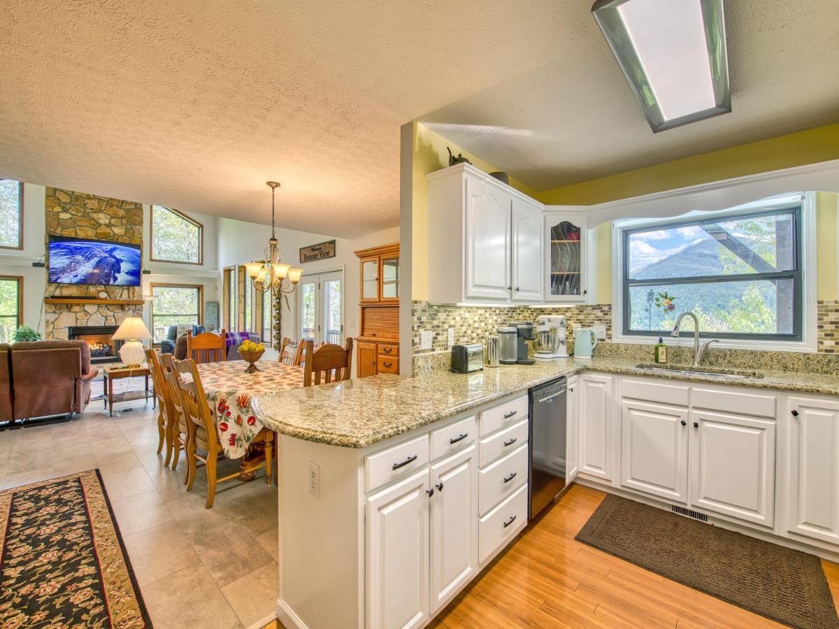 Bonnie View 21 - Amazing Smoky Mountain Retreat With Beautiful Scenic Views! Home Maggie Valley Exteriör bild